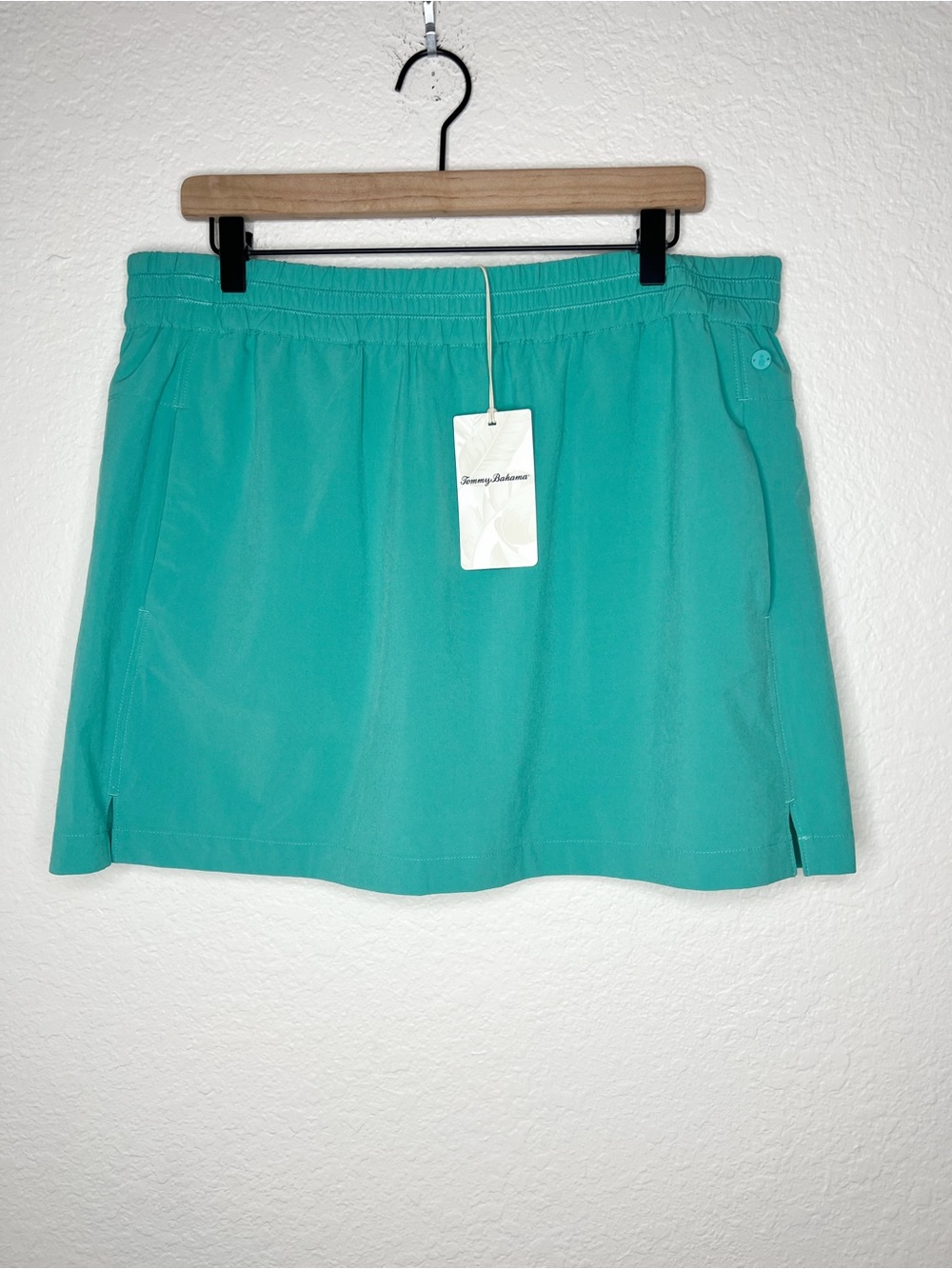 Tommy Bahama Alicia IslandZone Skort Castaway Green UPF 30 size Large NWT